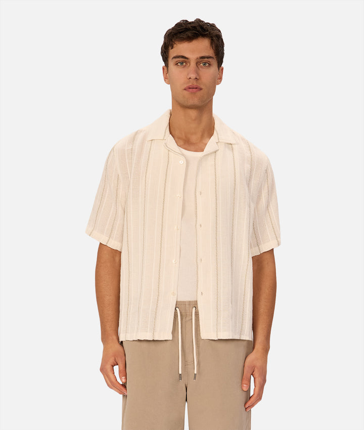 The Mondova Short Sleeve Shirt - Creme / Willow Green