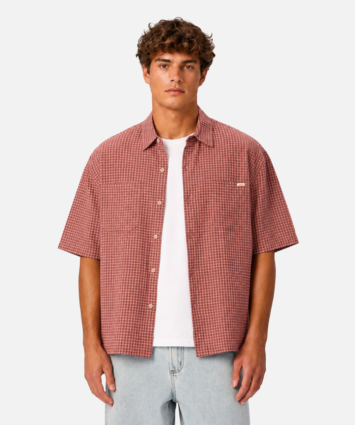 The Alves Short Sleeve Shirt - Pink Burgundy