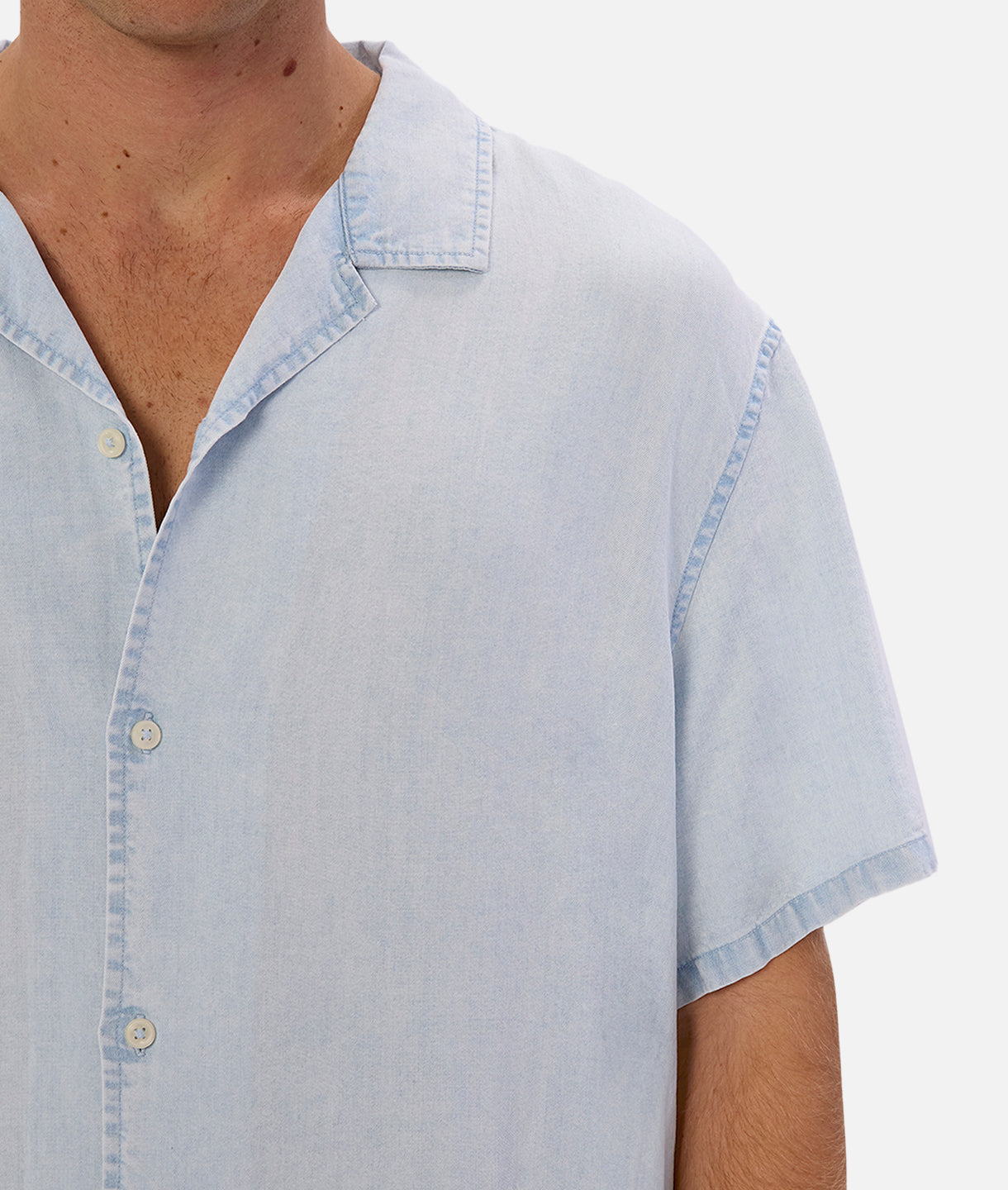 The Austin Short Sleeve Shirt - Washed Chambray